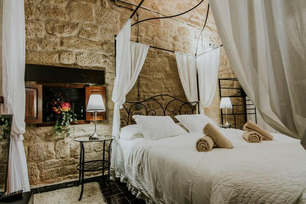 Durmiendo Como Reyes En La Rioja Cihuri Exteriör bild